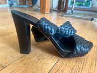 Escada Sandalen Pumps Gr. 37 Leder München - Untergiesing-Harlaching Vorschau