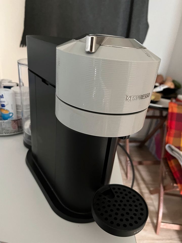 Nespresso Vertuo next Kaffeemaschine gut erhalten in Wiesbaden