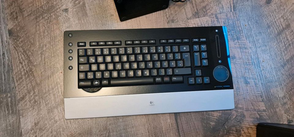 Logitech diNovo Edge Tastatur Schwarz/Silber Deutsch USB in München