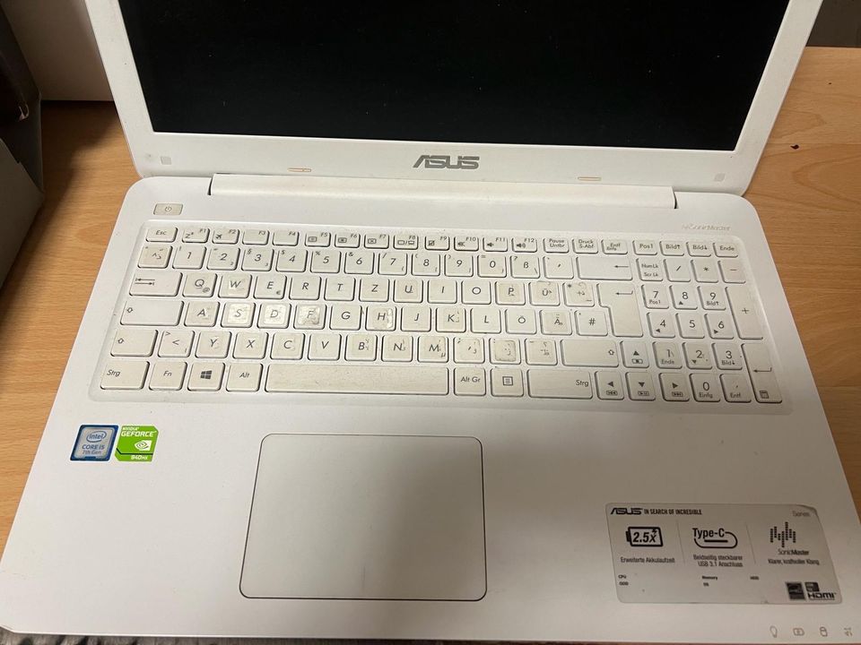 Asus laptop 17” mit Karton Original in Kassel