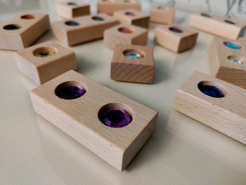 Bausteine mit Acryl Edelsteine Bauklötze Holzspielzeug Montessori in Gießen