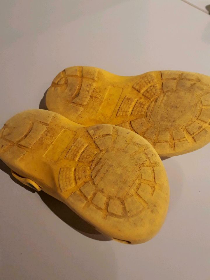 Gelbe Schuhe Gr.33 in Westerstede
