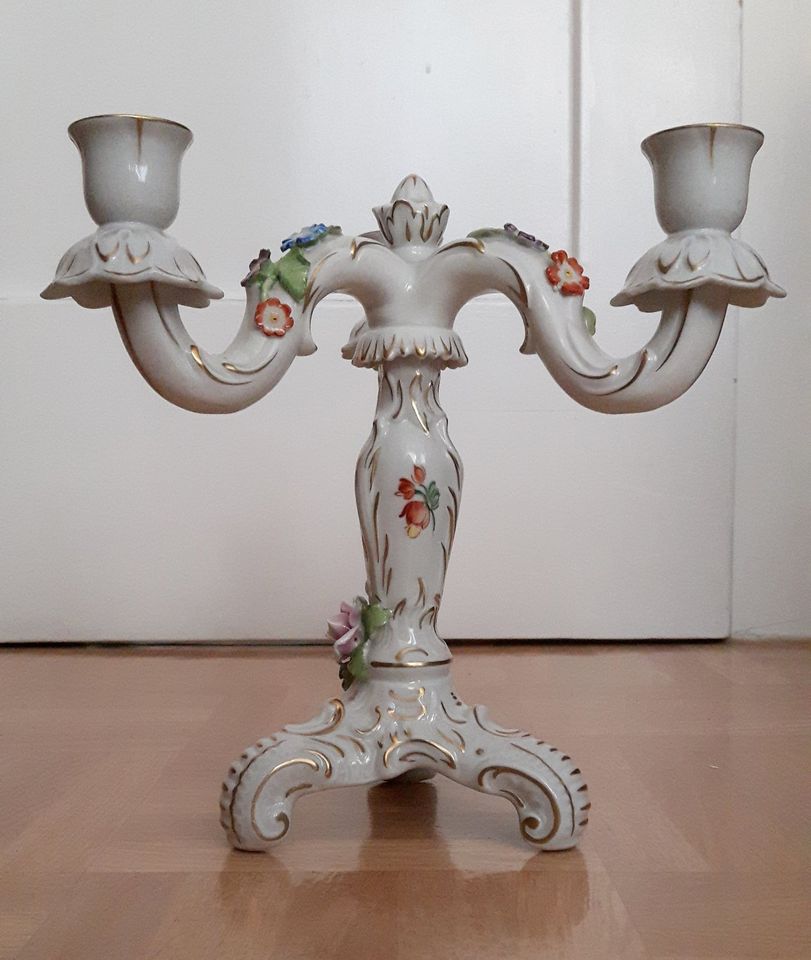 Nostalgischer, antiker, Kerzenleuchter mit Blütendekor in Celle