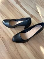 Neuwertige Clarks Pumps Niedersachsen - Soltau Vorschau