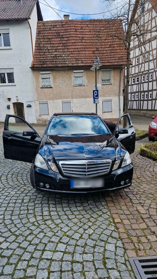 Mercedes-Benz E200 in Weissach im Tal