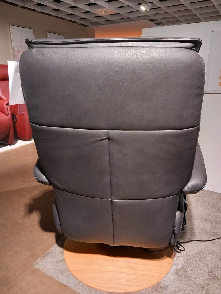 TV-Sessel, bis 200kg, Leder, Ausstellungsstück, 2.797,--€** in Schneverdingen