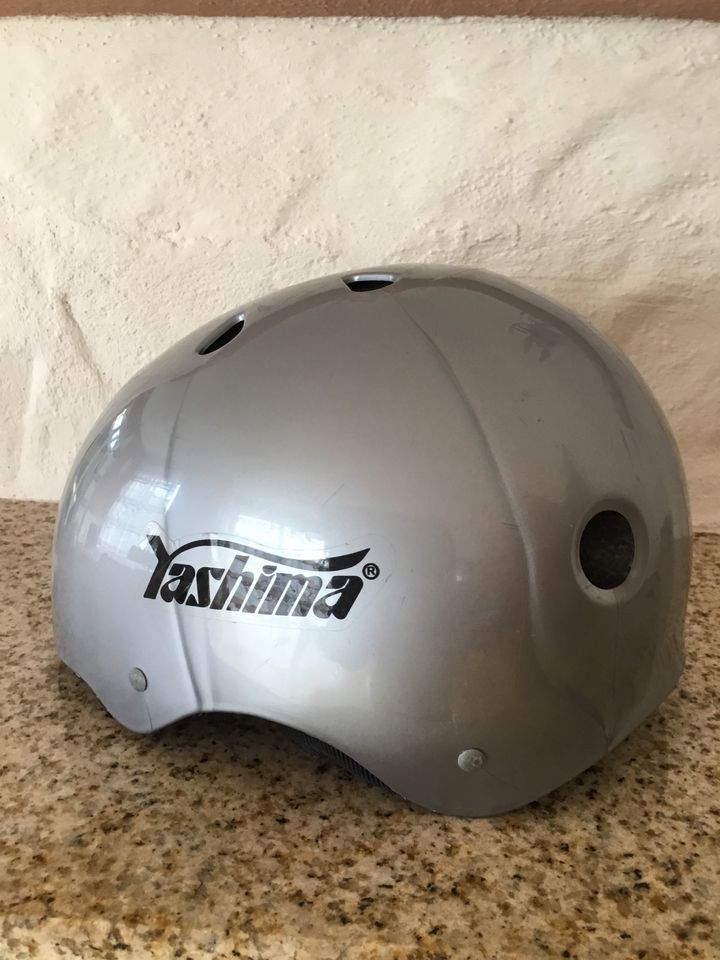 Skaterhelm / Skihelm / Helm in Marktredwitz