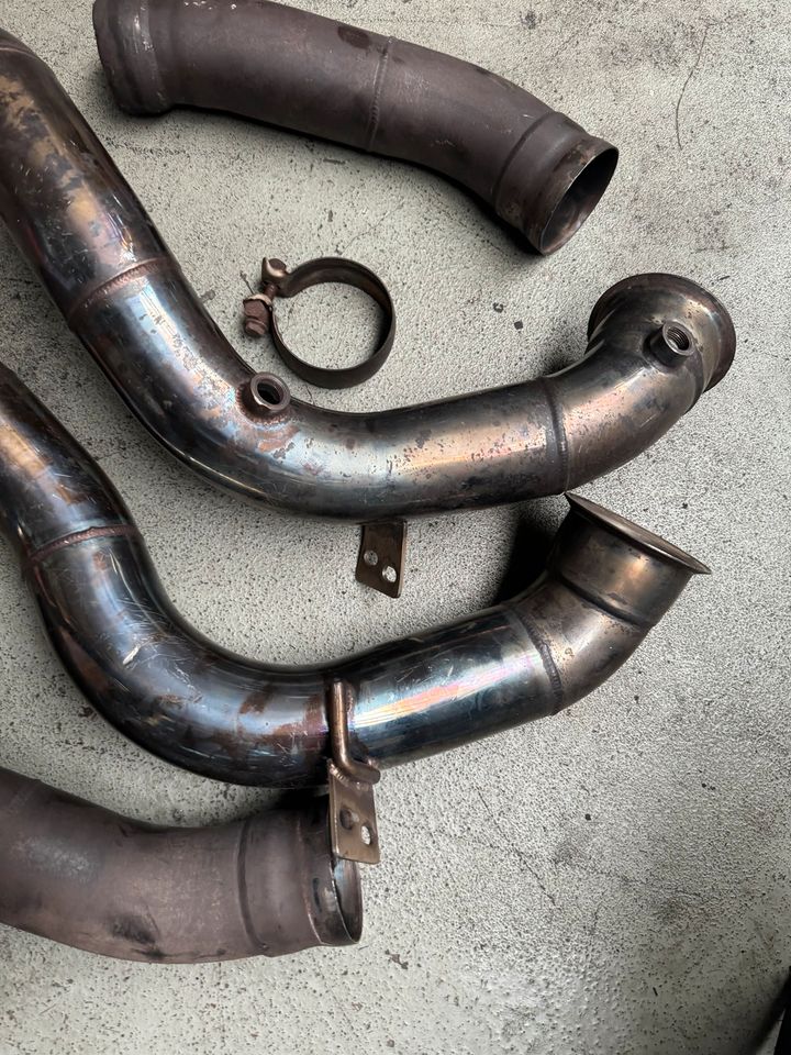 Mercedes Benz W205 C63 AMG Downpipe kit in Bottrop