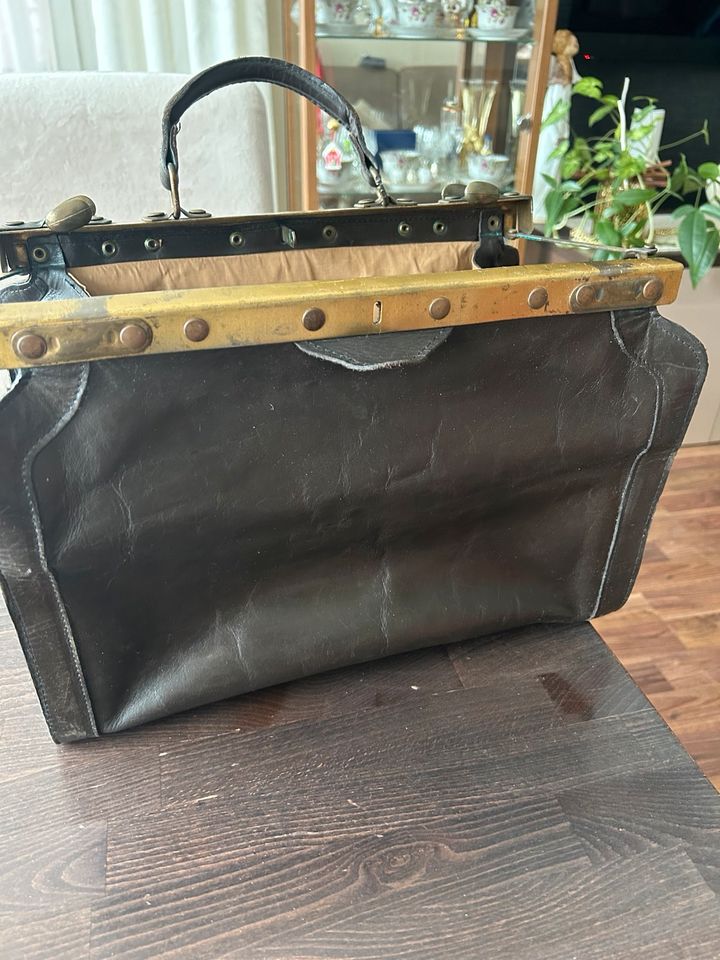 Arzt Leder Tasche in Berlin