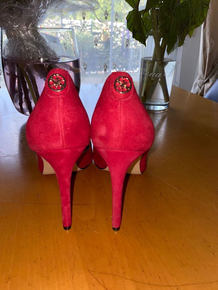 Guess  Schuhe/ High Heels in Köln