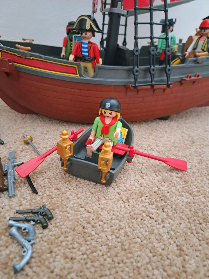 Playmobil Piratenschiff und Festung in Geldern