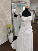 Brautkleid ivory mit Schleppe Nordrhein-Westfalen - Hörstel Vorschau