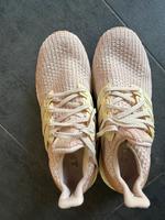 Adidas Ultra Boost in zart rosé , Topzustand Gr.40 Müritz - Landkreis - Waren (Müritz) Vorschau