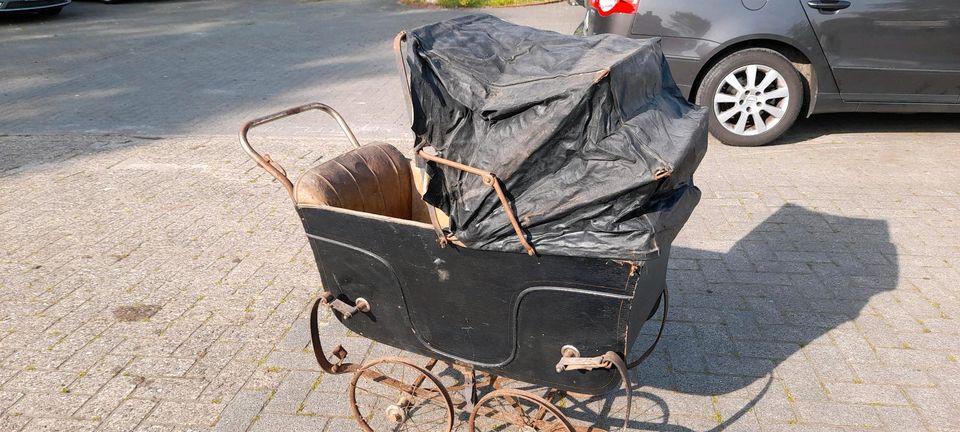 Antiker Kinderwagen alt deko in Friesoythe