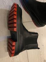 Zara Plateau Stiefeletten Boots mit roter Sohle Gr. 41 NEU Düsseldorf - Flingern Nord Vorschau