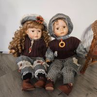 2 Porzellan Puppen Sammler Puppen Pärchen & Korbstuhl 42 cm Sachsen-Anhalt - Salzatal Vorschau
