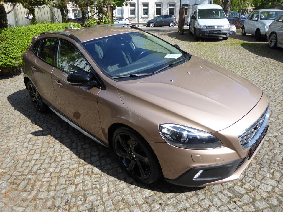 Volvo Cross Country,Navi,Xenon,19 Zoll,scheckheftgepflegt in Chemnitz