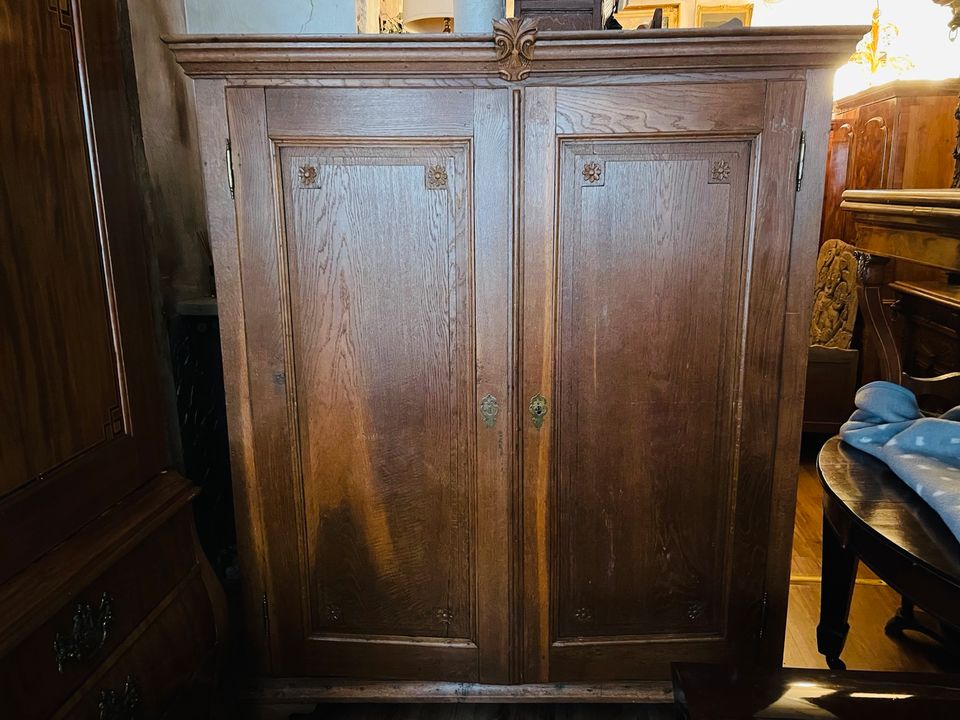 Antik Schrank Wäscheschrank Kabinettschrank Dielenschrank in Hagen