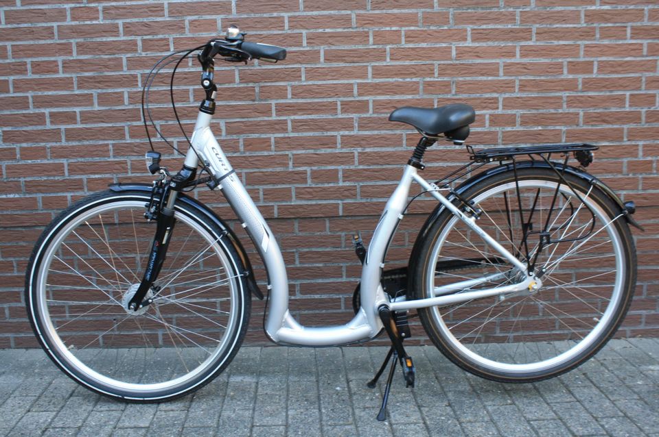 28 Zoll Curtis Tiefeneinstieg Damen Fahrrad Wie Neu in Rhauderfehn