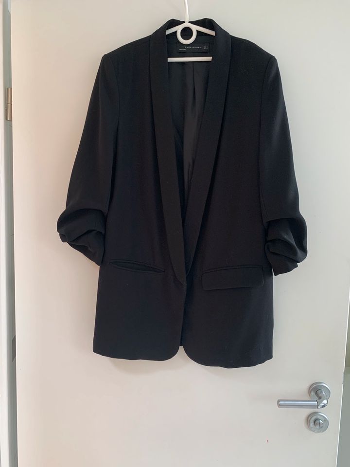 Zara Woman Blazer schwarz Größe M in Hannover