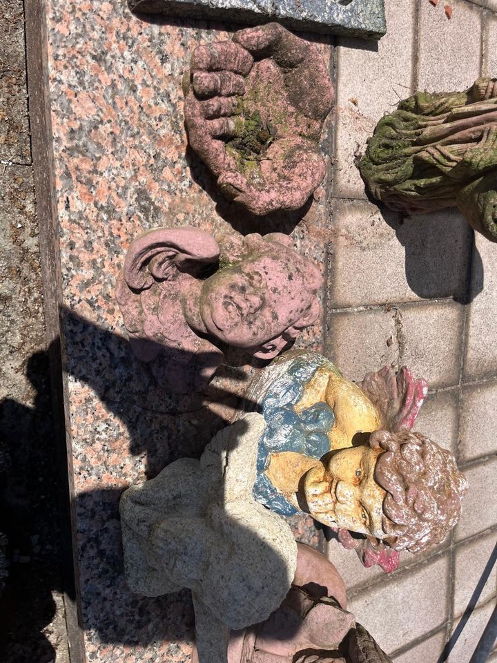 Verschiedene Gartenfiguren in Bengel