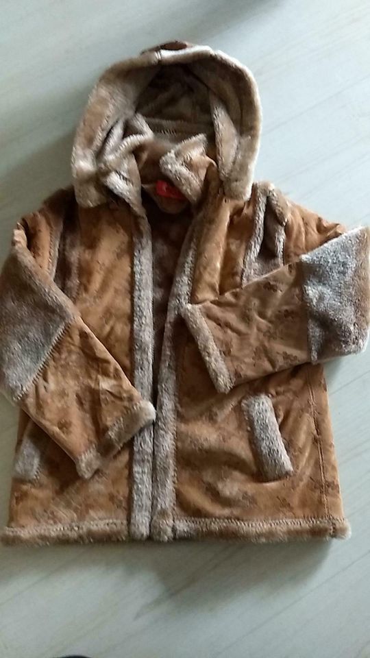 ⭐Mantel Winterjacke Jacke⭐ in Gr. 134/140 in Bröckel