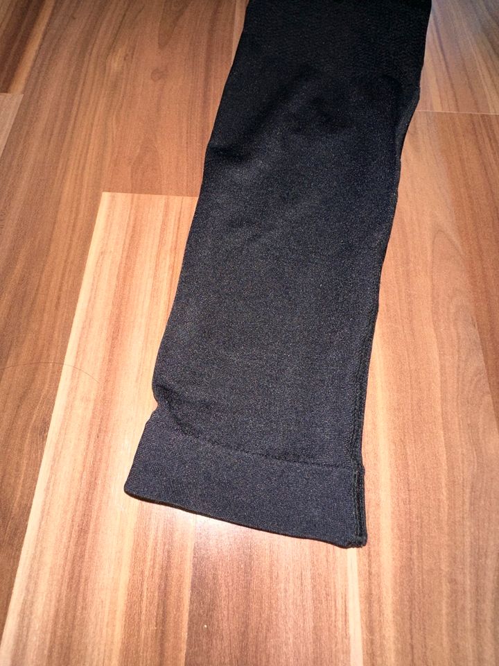 schwarze Sportleggings Größe S in Berlin