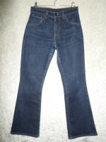 LEVIS Damen Jeans dunkelblau Gr. 34 Inch 26/27 leichter Schlag Hessen - Rödermark Vorschau