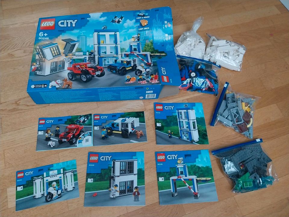 Lego City 60246 Polizeistation Polizei Auto Motorrad in Horstmar