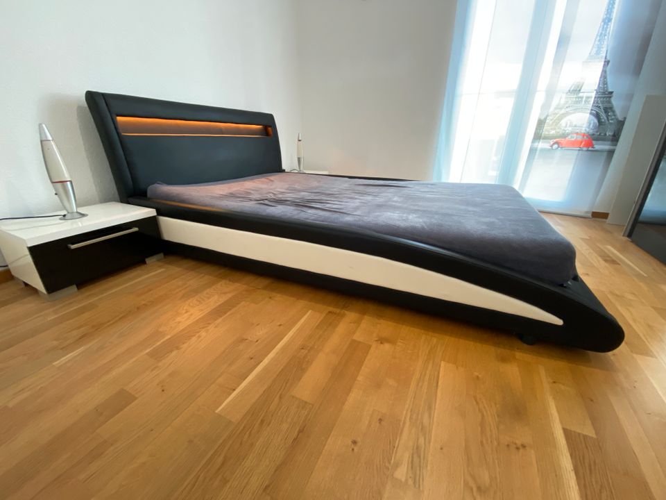 Bett inkl. Lattenrost mit LED Beleuchtung - 140 x 200 in Stuttgart