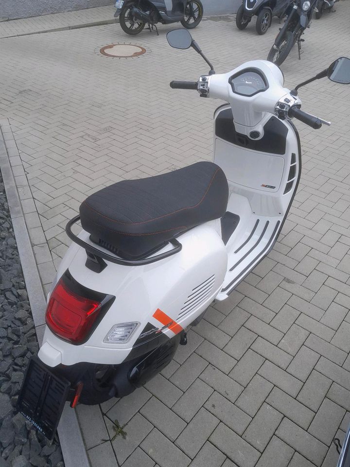 Vespa GTS 300ccm SuperSport *NEU* - Jetzt über350€ sparen- in Steffenberg