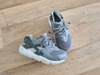 Sneaker für Mädchen von Nike air Huarache. Gr 30 Friedrichshain-Kreuzberg - Friedrichshain Vorschau