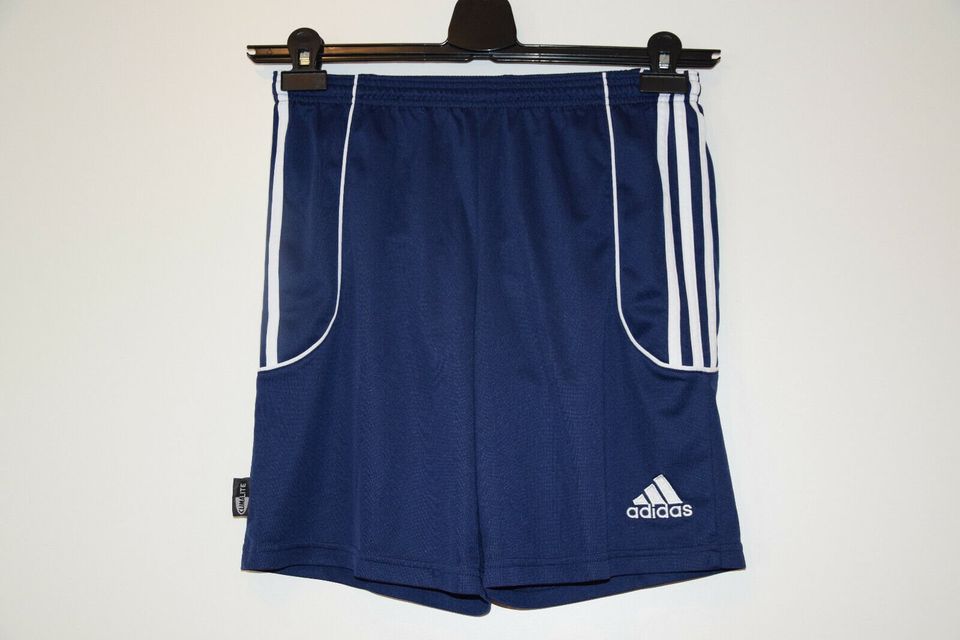 Sportbekleidung ADIDAS Shorts + T-Shirt Größe S in Linden