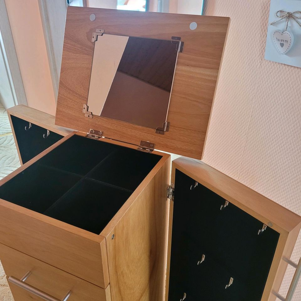 Schmuckschrank  Holz in Fehrbellin