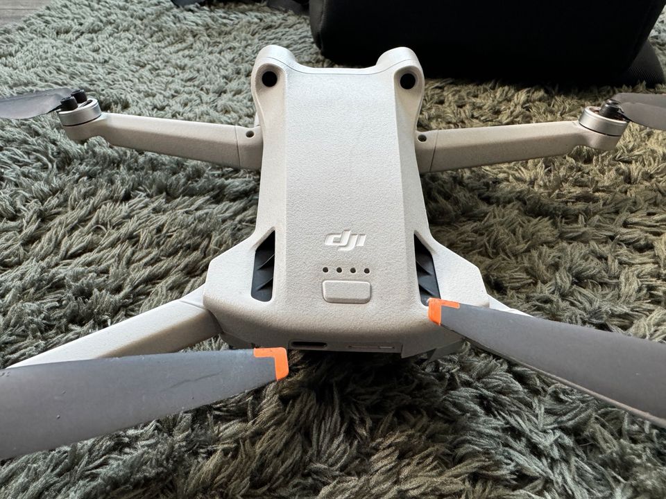 DJI Mini 3 Pro mit Fly More Paket und Garantie 1 Jahr alt in Lauterstein