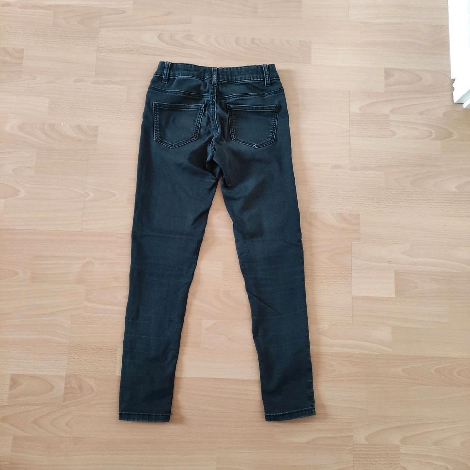 Mädchen Jeans Hose Gr.152 in Treffurt