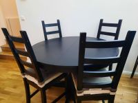Ikea Ausziehbarer Tisch aus Holz mit 4 Stühle aus Holz gleich Neu Berlin - Charlottenburg Vorschau