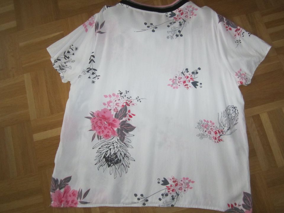 Weiße Bluse mit pinken Blumen von Soyaconcept. Größe XL in Mülheim (Ruhr)