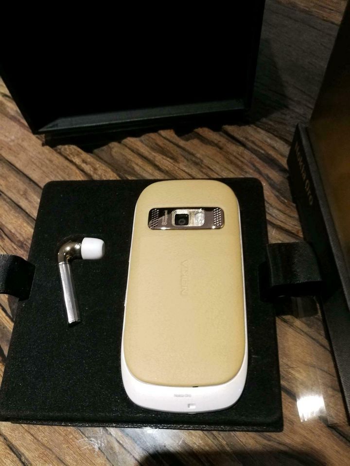 Nokia Oro Gold White Neu Ovp 24K Echtleder in Eislingen (Fils)