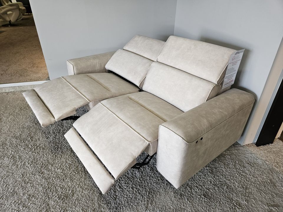 Neue Ware da Wohnlandschaften Couch Sofas Relax Motor Funktionen in Voerde (Niederrhein)