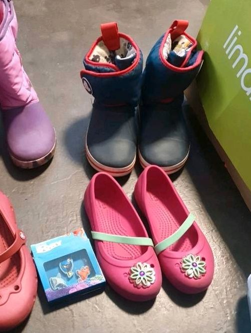 Crocs Ballerinas in c 13 und j3 Stiefel in c13 und j1 ab in Stuttgart