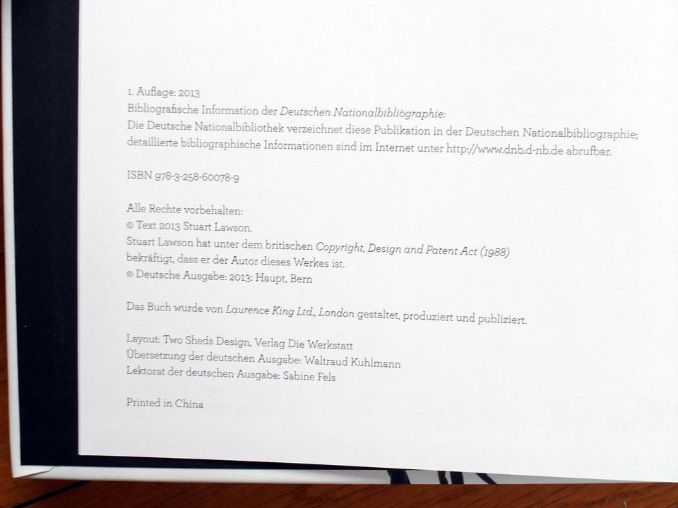 Sachbuch / Kunstbuch "Stuart Lawson - Möbeldesign" in München
