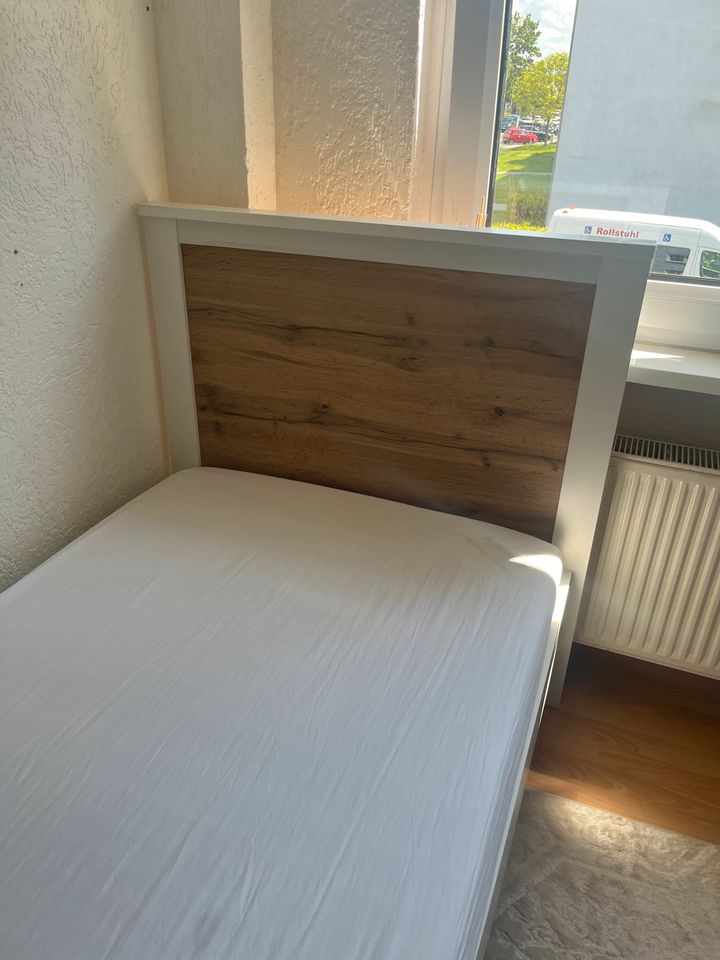 Bett mit Lattenrost 90*200cm in Grevenbroich