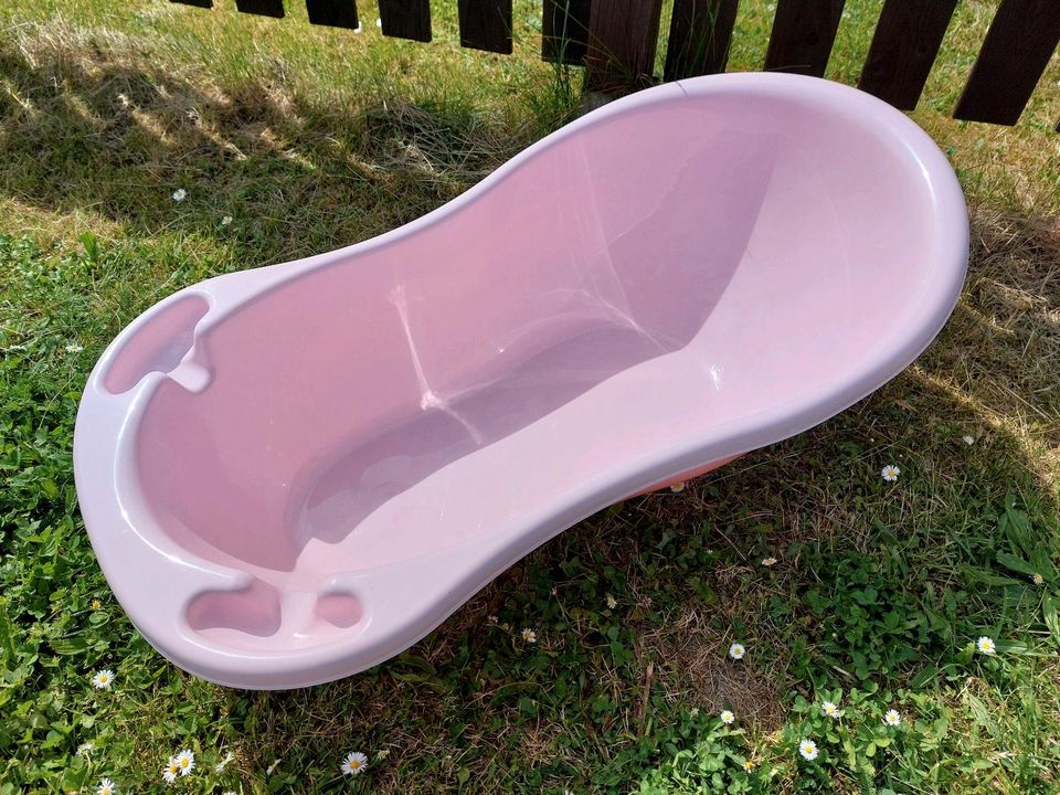 1x benutzte Babywanne, Badewanne für Neugeborene, rosa in Köthen (Anhalt)