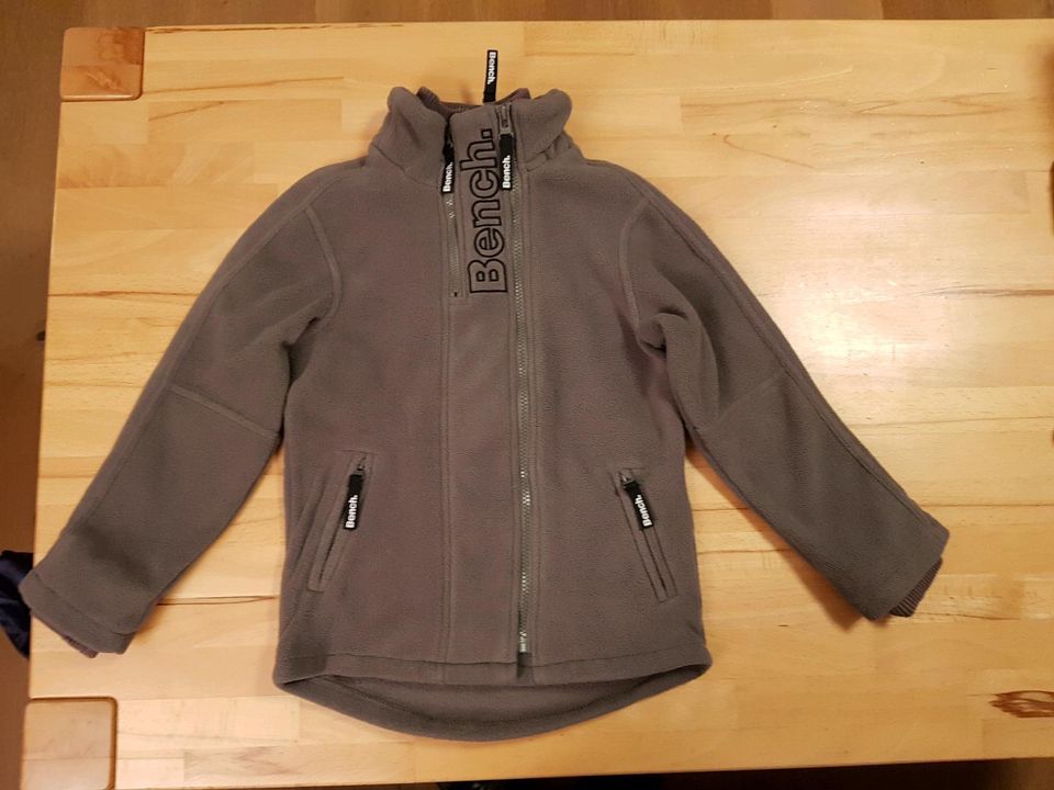 Bench dicke Fleecejacke Gr. 128 Kuscheljacke in Bayern - Karlstein | eBay  Kleinanzeigen ist jetzt Kleinanzeigen