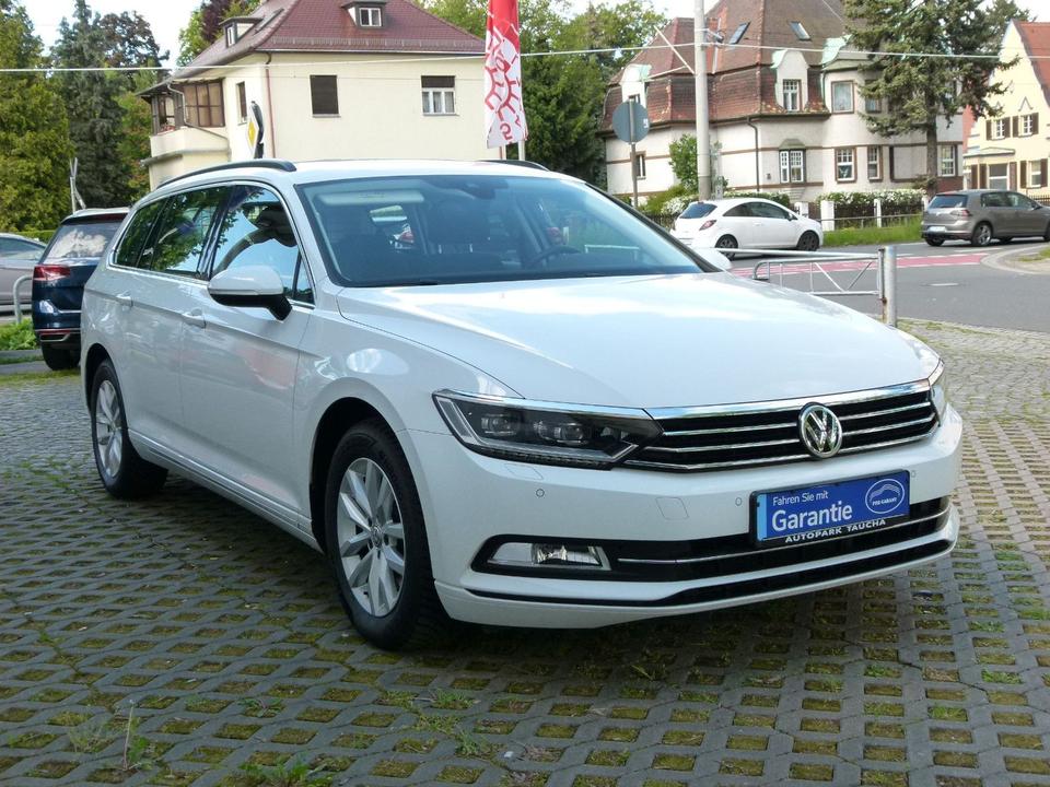 Volkswagen Passat Variant TSI 1.Hand LED TÜV 2027 +GARANTIE in Taucha