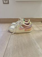 Pastellfarbene Nike Schuhe Bayern - Oberasbach Vorschau