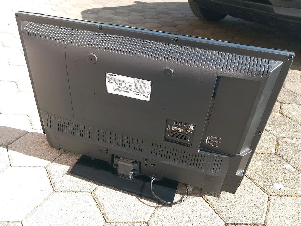 Toshiba 32W1763DA Flachbild Fernseher zum Ausschlachten in Alsfeld