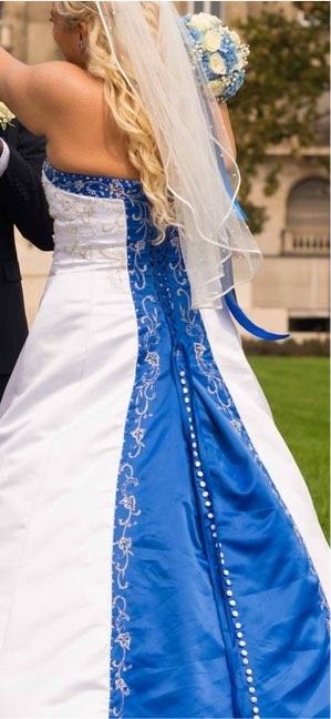 Brautkleid Gr. 42 weiß blau gereinigt Zustand wie NEU in Aresing