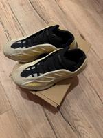 Adidas Yeezy 700 Bayern - Sengenthal Vorschau
